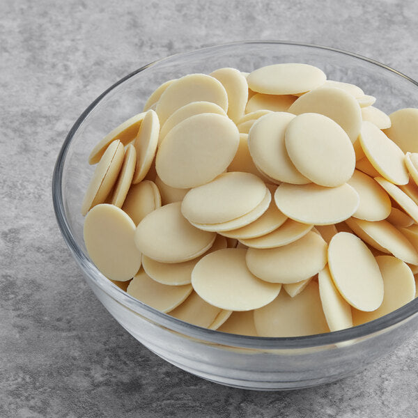 Republica del Cacao Ecuador 31% White Chocolate Couverture 5.5 lb. - 4/Case