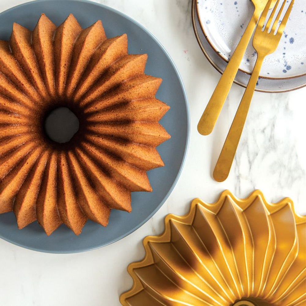 Nordic Ware 85777 Brilliance Bundt Pan