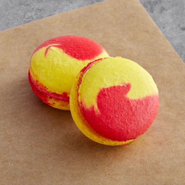 Macaron Centrale Strawberry Pineapple Macaron - 50/Case