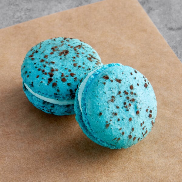 Macaron Centrale Blue Raspberry White Chocolate Macaron - 50/Case