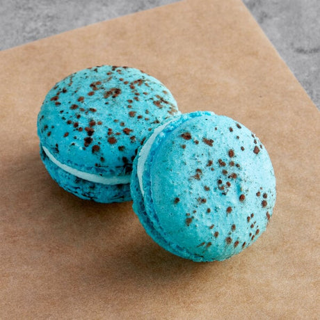 Macaron Centrale Blue Raspberry White Chocolate Macaron - 50/Case