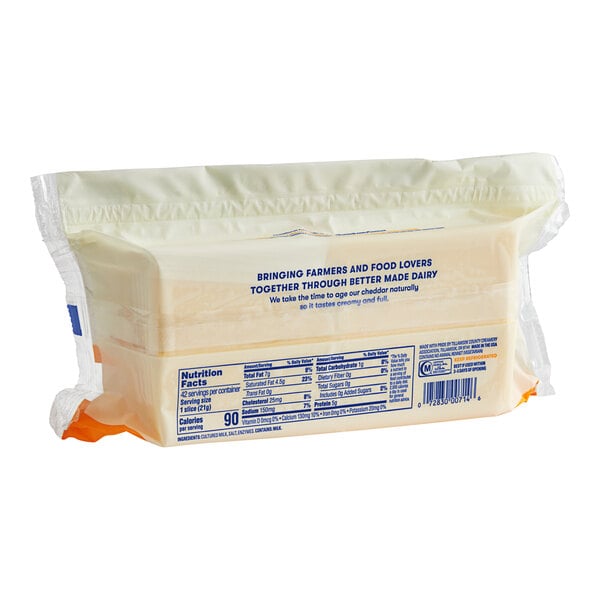 Tillamook Deli Sliced Medium White Cheddar Cheese - 252/Case