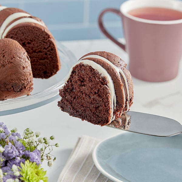 Pillsbury Chocolate Creme Cake Base Mix 50 lb.