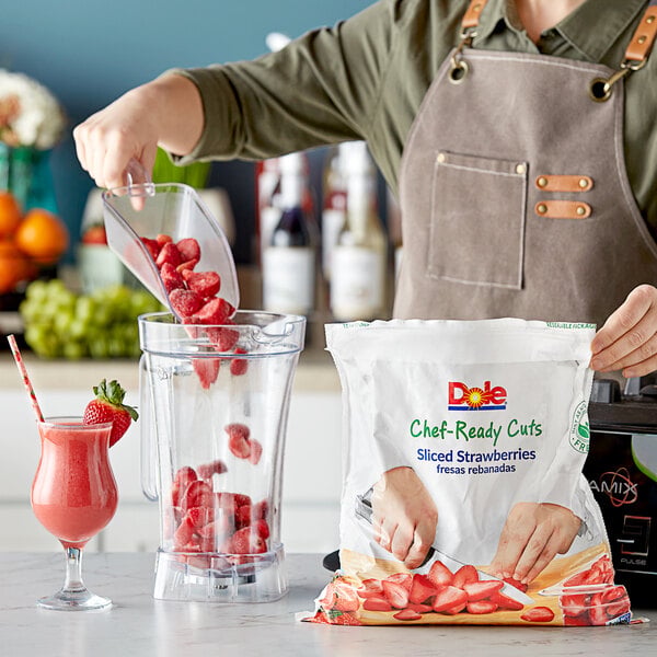 Dole Chef-Ready Cuts IQF Sliced Strawberries 5 lb. - 2/Case