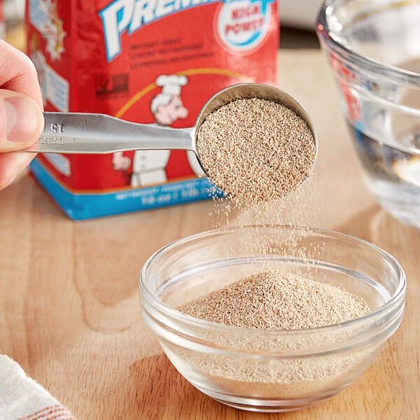 Lesaffre SAF-Instant Premium Yeast 1 lb. Vacuum Pack - 20/Case
