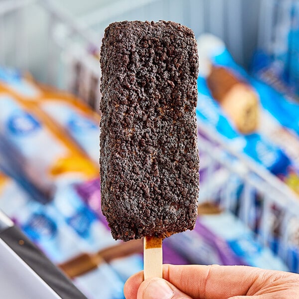 Blue Bunny Cookies 'n Cream Frozen Dessert Bar 4 oz. - 24/Case