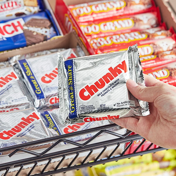 Chunky Giant Candy Bar 4.2 oz. - 24/Case