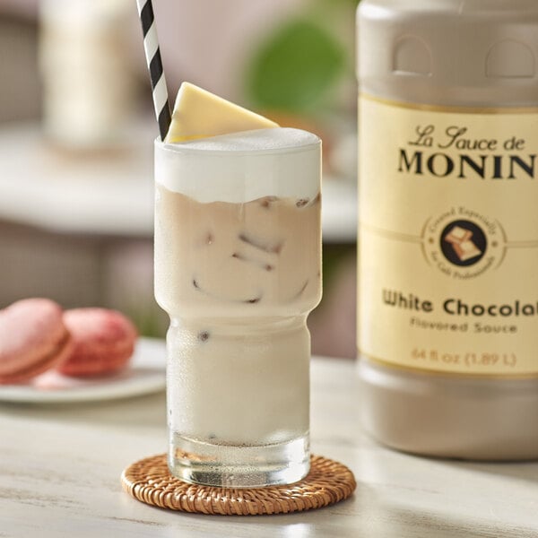 Monin White Chocolate Flavoring Sauce 64 fl. oz. - 4/Case