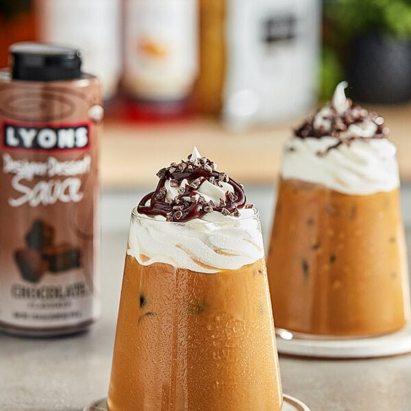 Lyons Designer Dessert Chocolate Flavoring Sauce 12 fl. oz. (15.8 oz.) - 12/Case