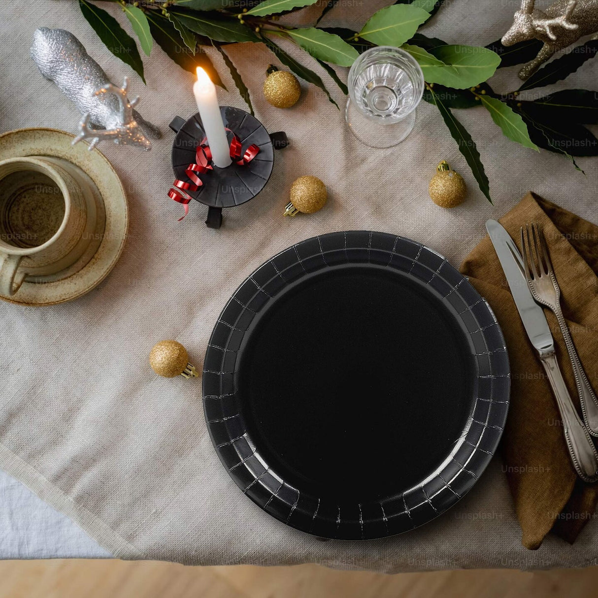 24 Count Black Paper Dinner Plates 9" Disposable for All Occasions