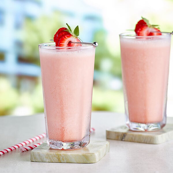 Capora Strawberry Fruit Smoothie Mix 64 fl. oz. - 6/Case
