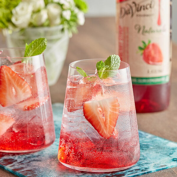 DaVinci Gourmet All-Natural Strawberry Flavoring / Fruit Syrup 750 mL - 4/Case