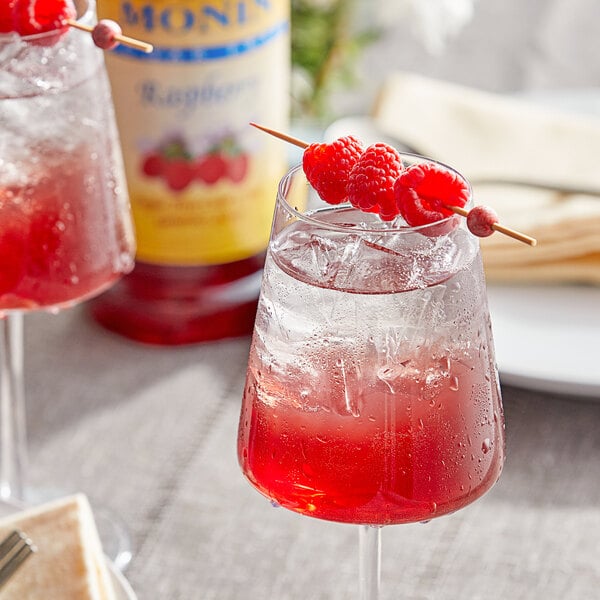 Monin Sugar-Free Raspberry Flavoring / Fruit Syrup 1 Liter - 4/Case