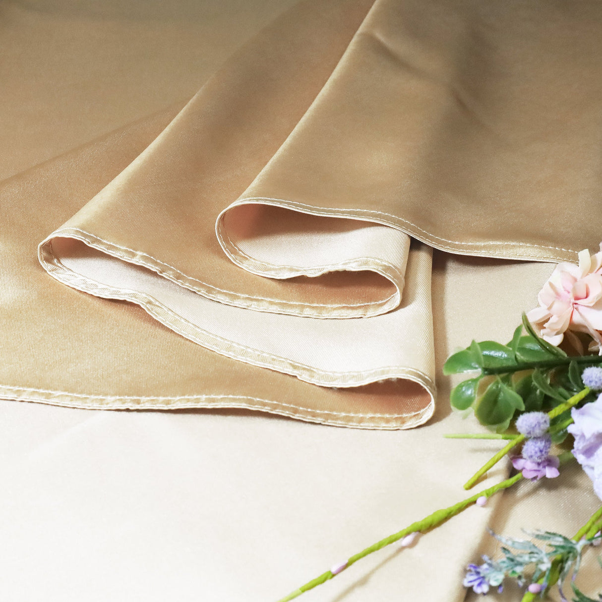 Round Satin Tablecloth 120" Champagne