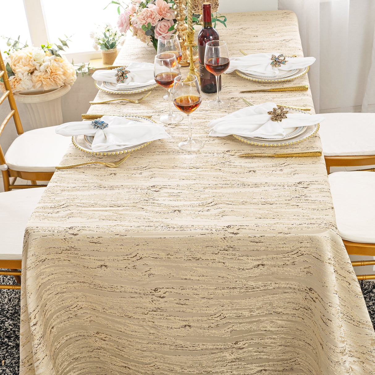 Rectangular Jacquard Polyester Tablecloth 90x132 Champagne