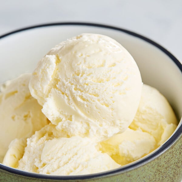 Tillamook Old Fashioned Vanilla Premium Ice Cream with 13.5% Butterfat 3 Gallon