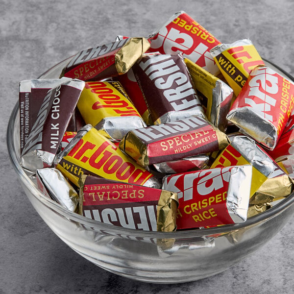 HERSHEY's Assorted Individually Wrapped Miniature Candy 25 lb.