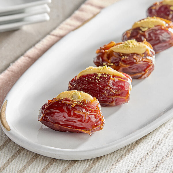 Whole Dried Fancy California Medjool Dates 1 lb. - 24/Case
