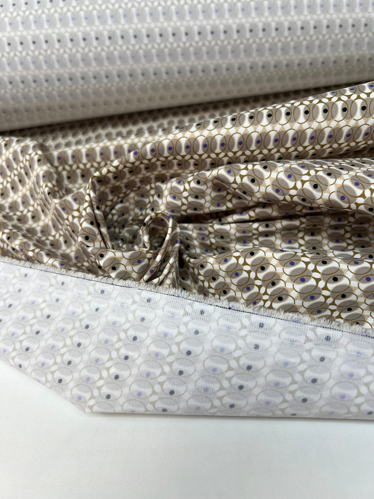 Polyamide Elastane Crepe Printed Beige Geometric