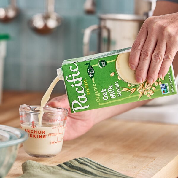 Pacific Foods Original Organic Oat Milk 32 fl. oz. - 12/Case