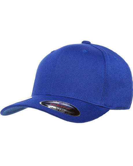 Flexfit Adult Pro Trim polyester cap with a sleek sporty appearance for everyday active wear