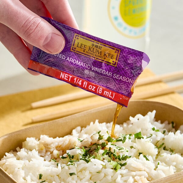 Lee Kum Kee Selected Aromatic Vinegar Seasoning Packet 8 mL - 600/Case