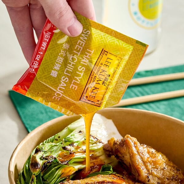 Lee Kum Kee Thai Style Sweet Chili Sauce Packet 1 oz. - 300/Case