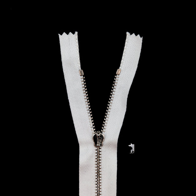 Mood Exclusive Italian White and Silver T3 Closed End Metal Zipper - 9"