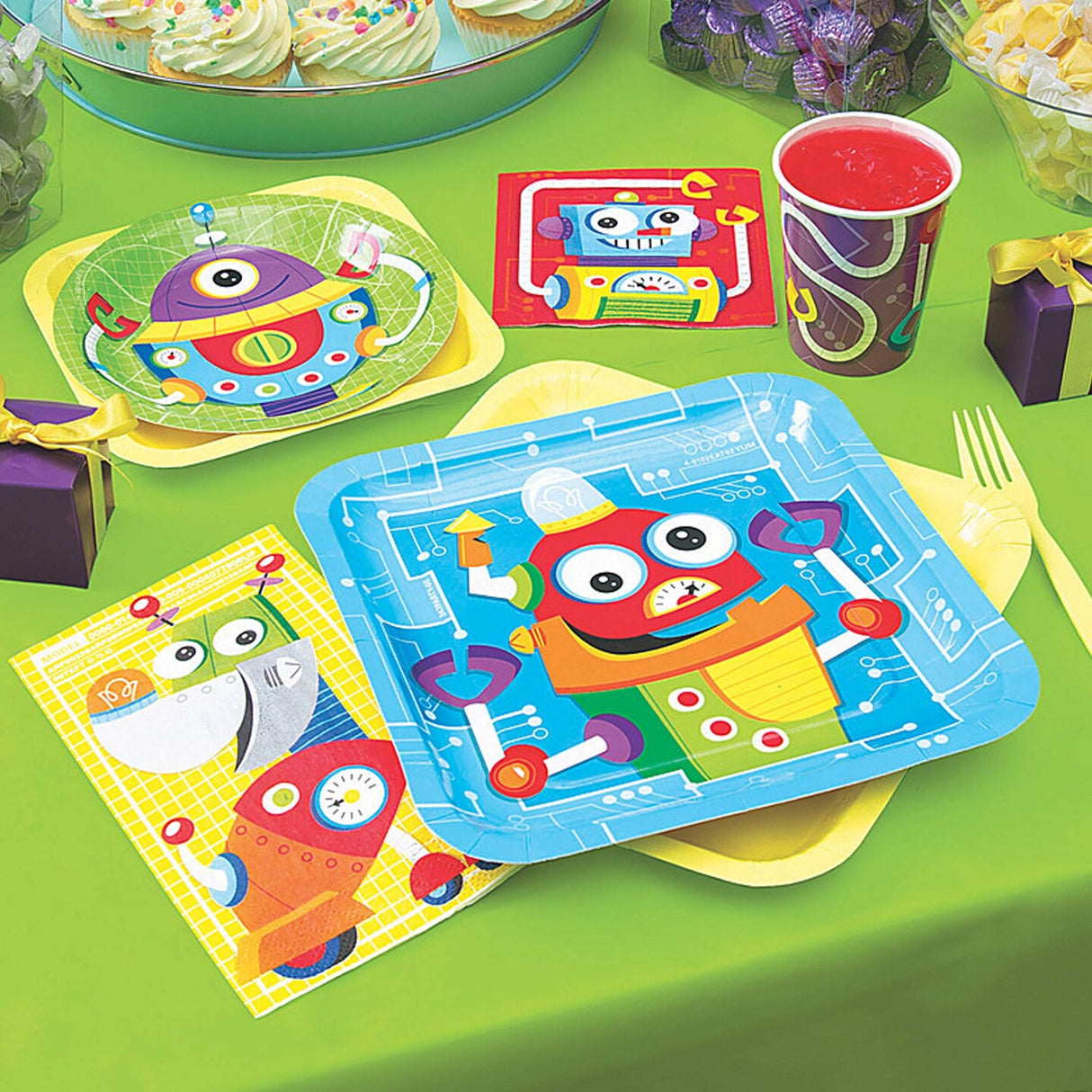 8 Count Silly Robot Party Square Paper Dinner Plates 9 Inch for Kids Birthday Celebration