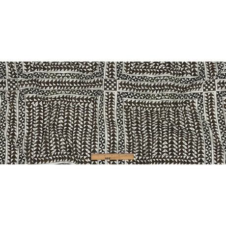 Lightweight Viscose-Linen Woven Print - Black and White Triangle Paths - Mood Exclusive Large Inverted Opposites