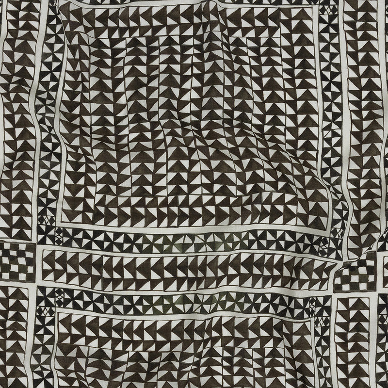 Lightweight Viscose-Linen Woven Print - Black and White Triangle Paths - Mood Exclusive Large Inverted Opposites