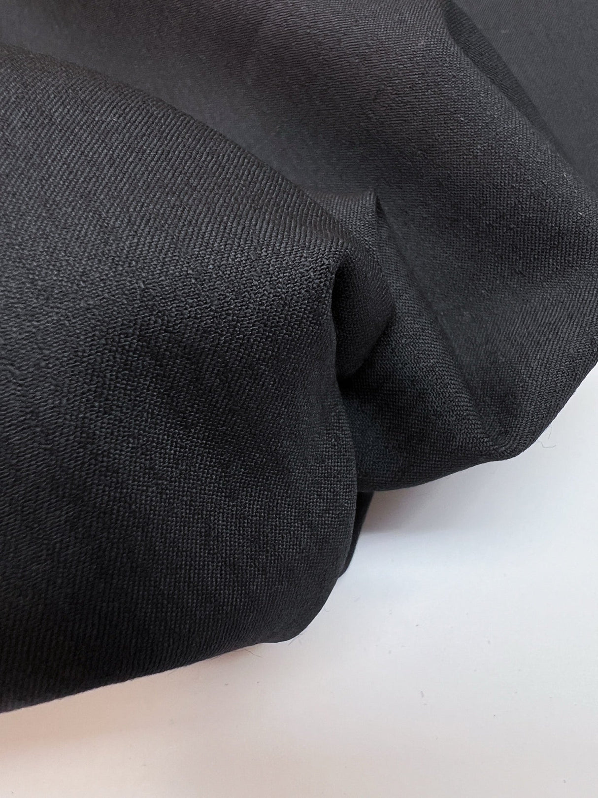 Wool Viscose Elastane Suiting Fabric Black Purple