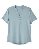 Polo North End® JAQ para mujer con cierre de botones y stretch de rendimiento
