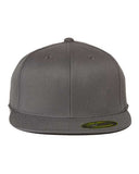 Gorra con visera plana