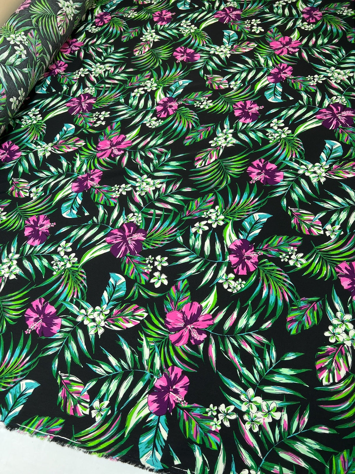 Viscose Crepe Floral Print Green Black