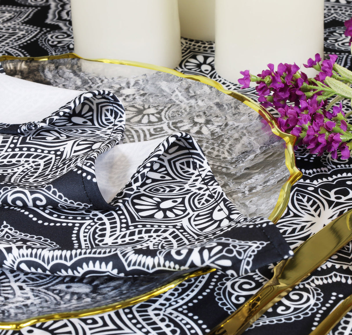 Round Scuba Tablecloth 132" Black