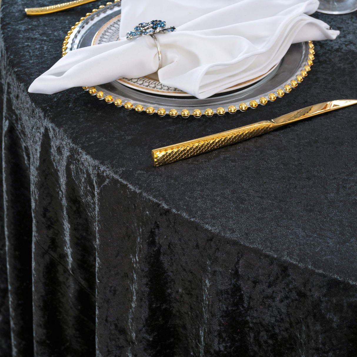 Round Velvet Tablecloth 120in Black