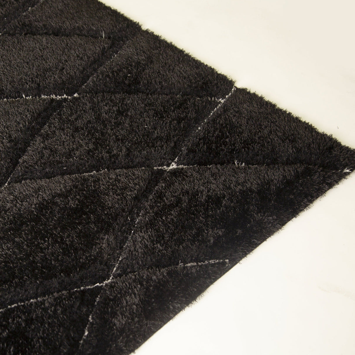 SR-722 Polyester Fabric - White/Black 3D Lines, Shag Area Rug, 2" Pile Height (1 Piece)