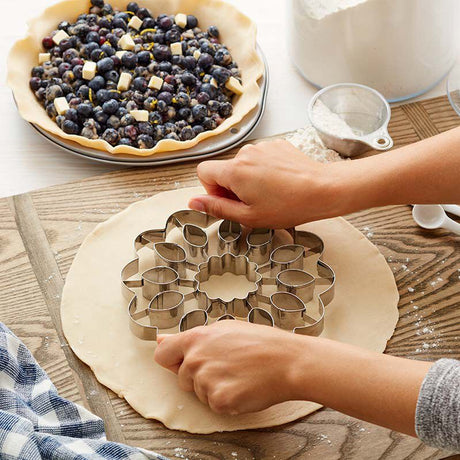 Wilton Sunflower Pie Crust Cutter
