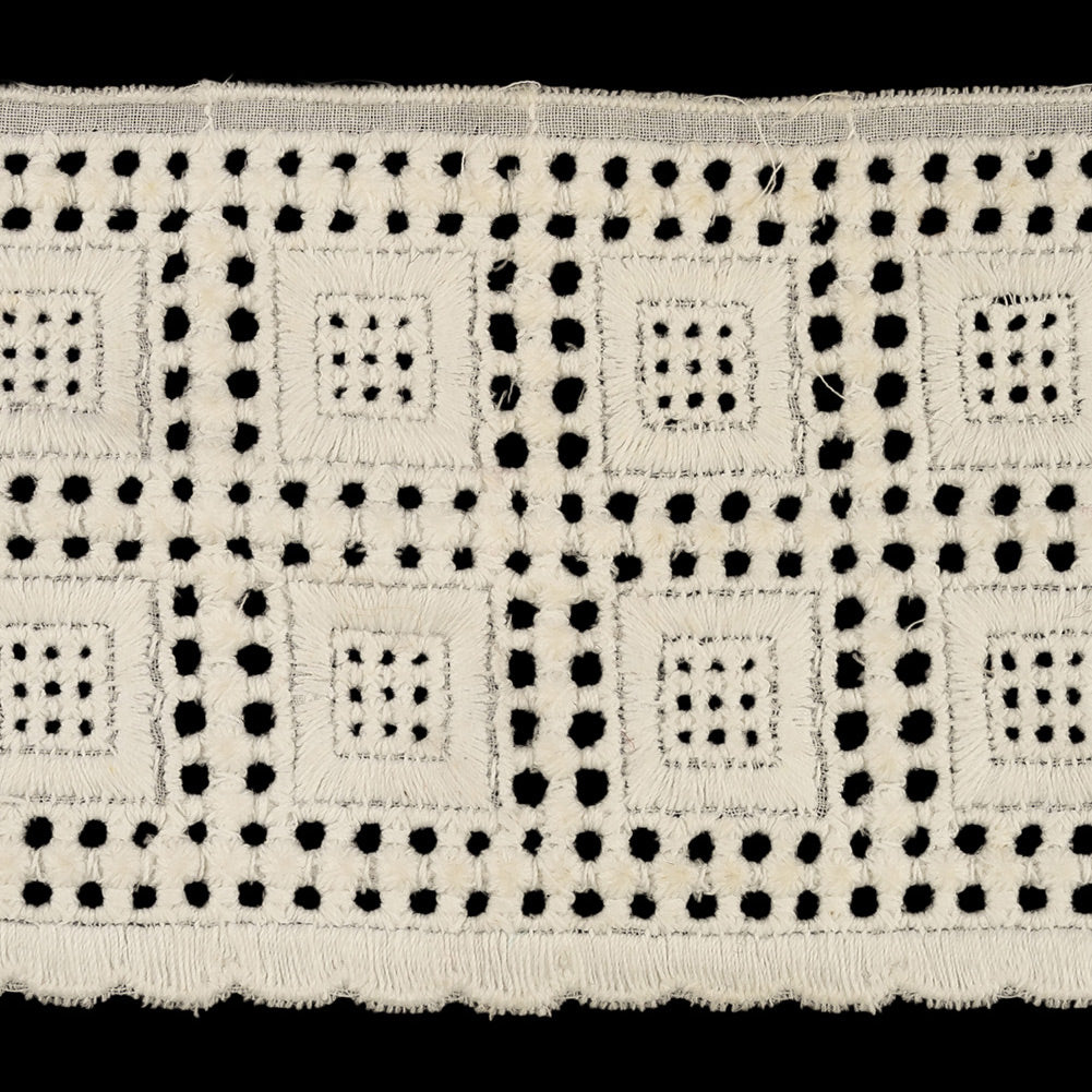White Windows Venise Lace Trim with Scalloped Edge - 3"