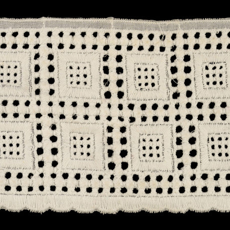 White Windows Venise Lace Trim with Scalloped Edge - 3"