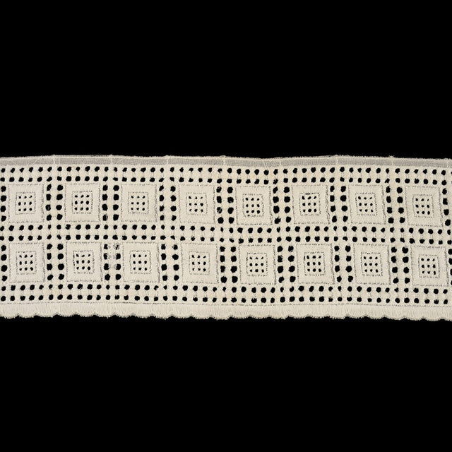 White Windows Venise Lace Trim with Scalloped Edge - 3"