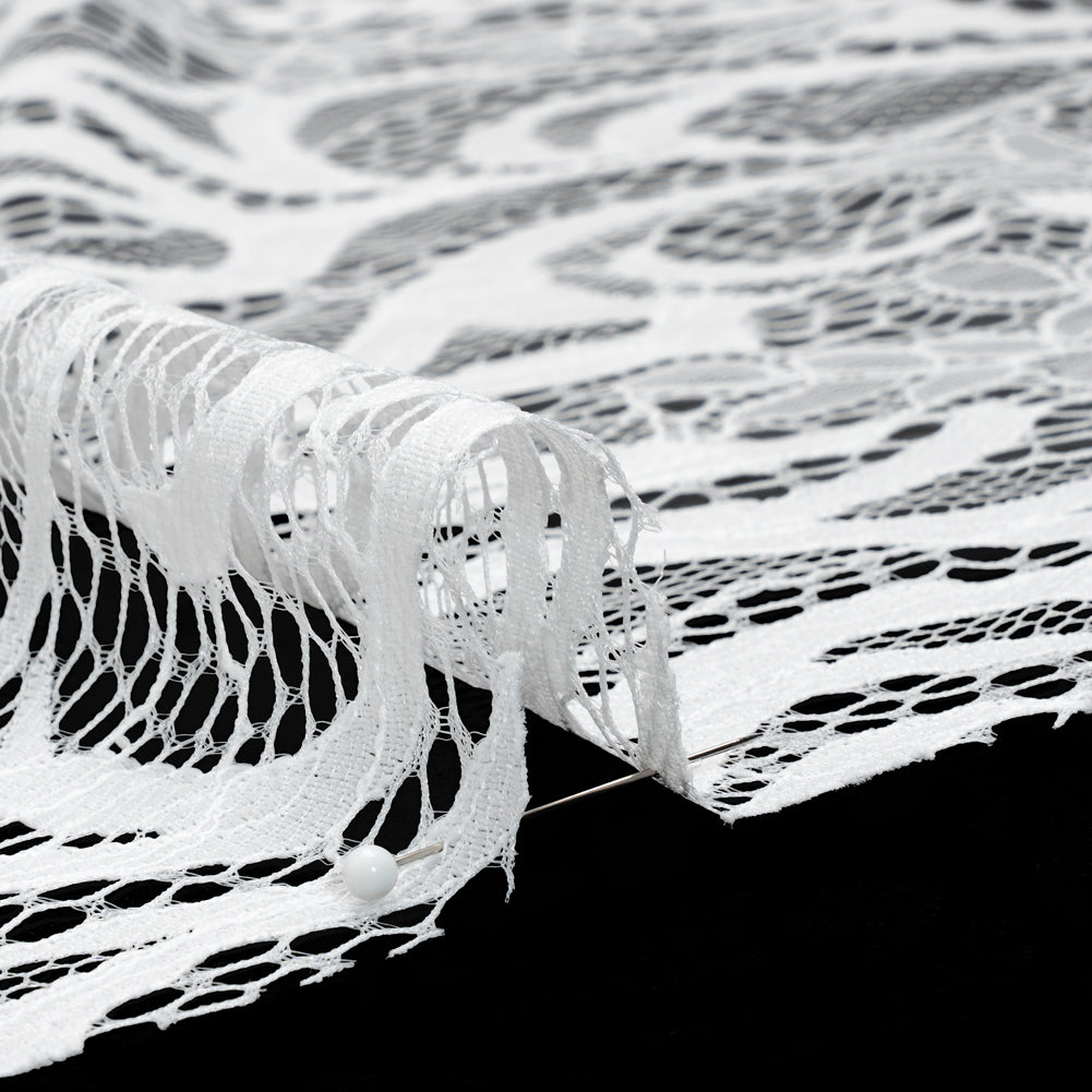 Chantilly Lace - White Floral Lattices