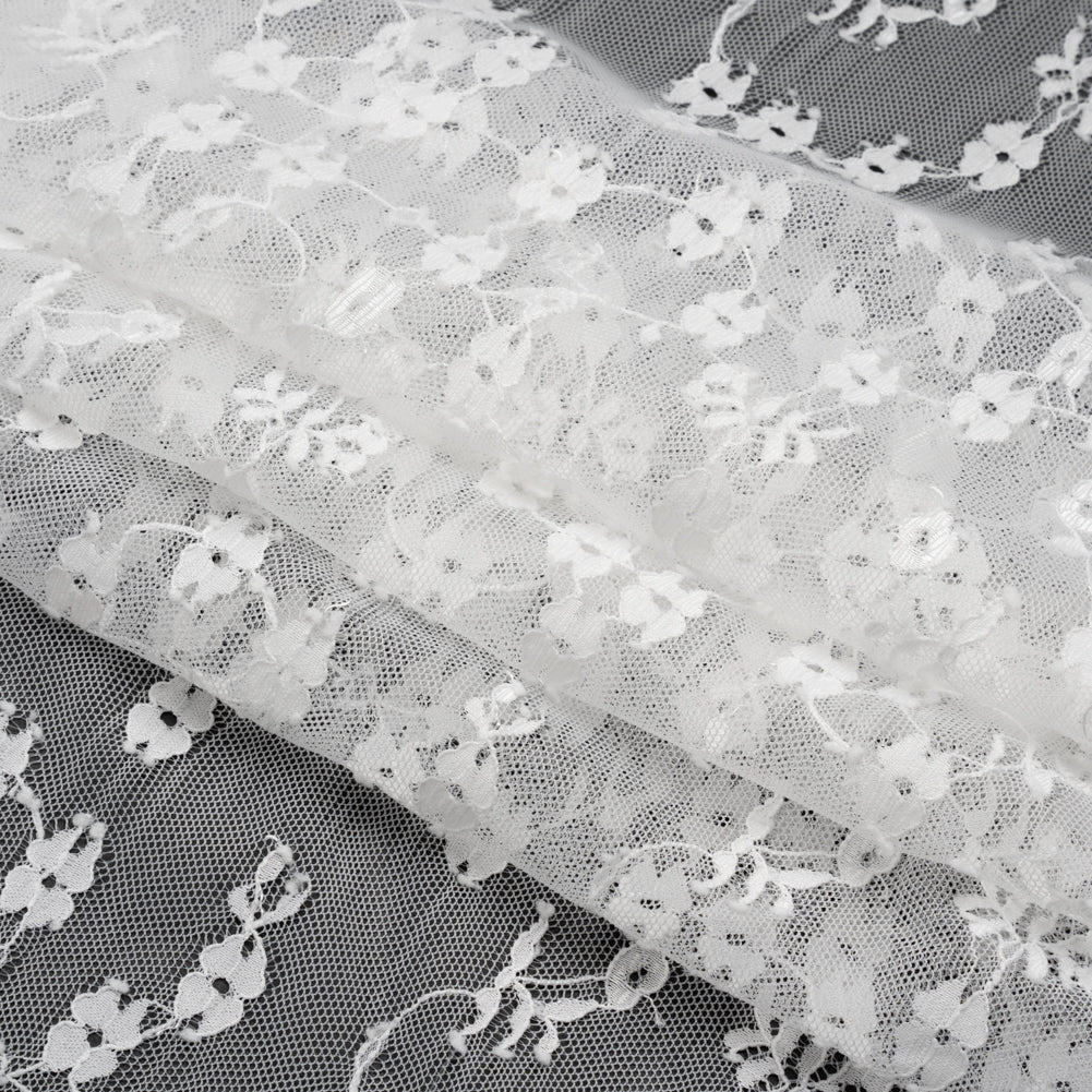 Chantilly Lace - White Ditsy Floral and Elegant Border