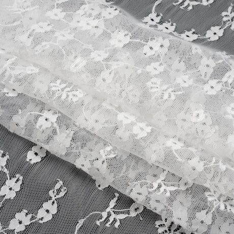 Chantilly Lace - White Ditsy Floral and Elegant Border