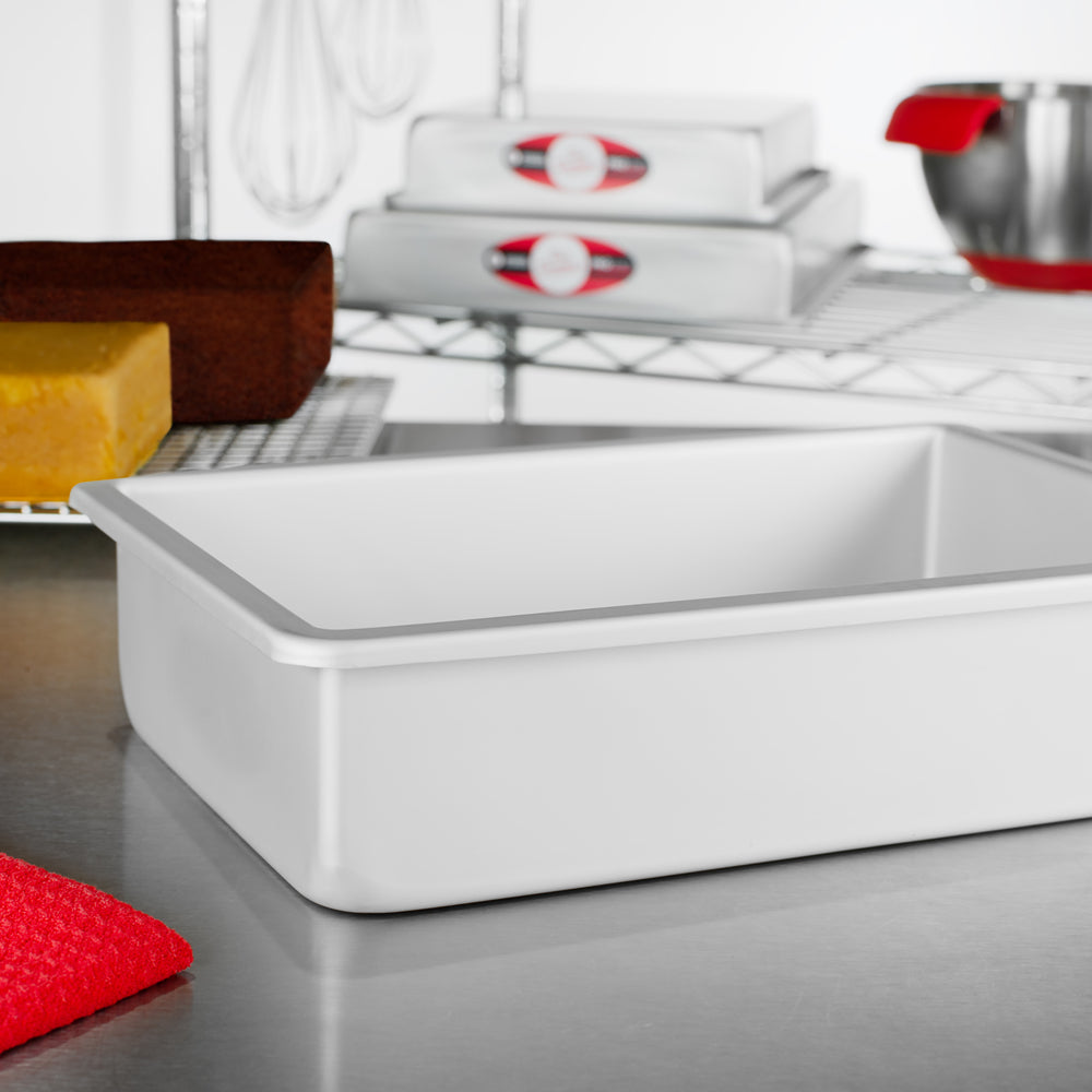 Fat Daddio's Anodized Aluminum Sheet Cake Pan, 7" x 11" x 3"