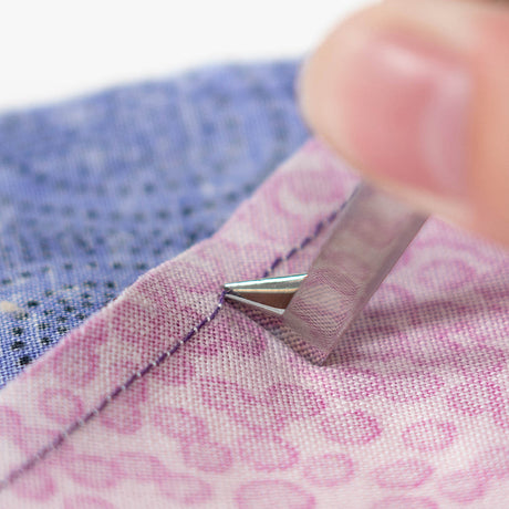Clover Thread Tweezers