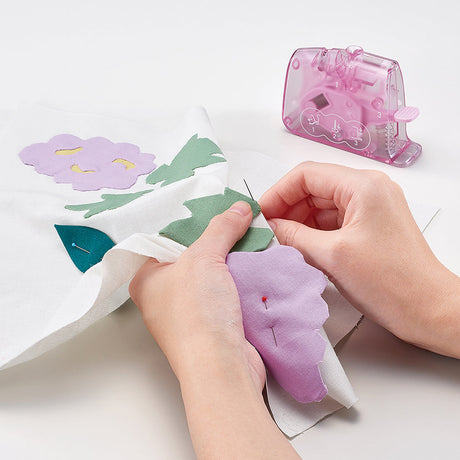 Clover Quick Desk Needle Threader - Purple