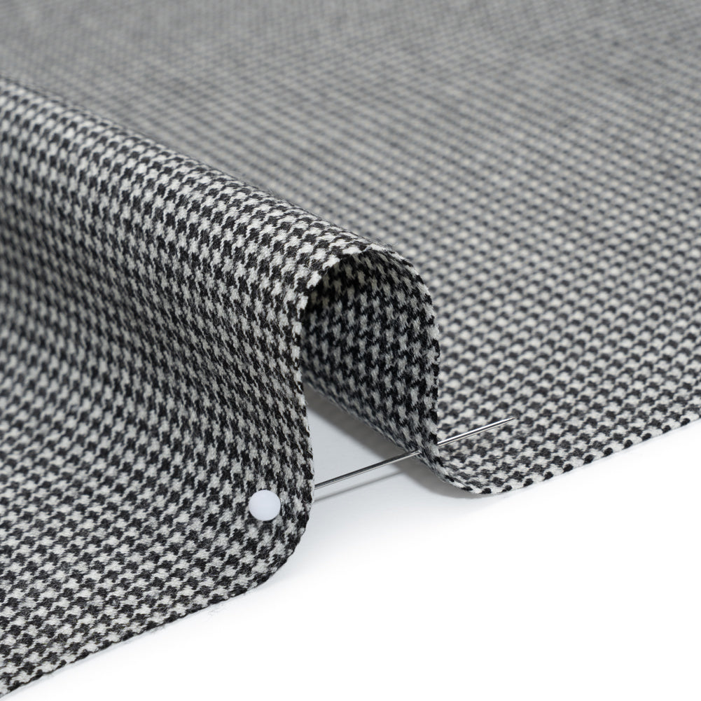 Brushed Virgin Merino Wool Twill - Black and White Little Houndstooth
