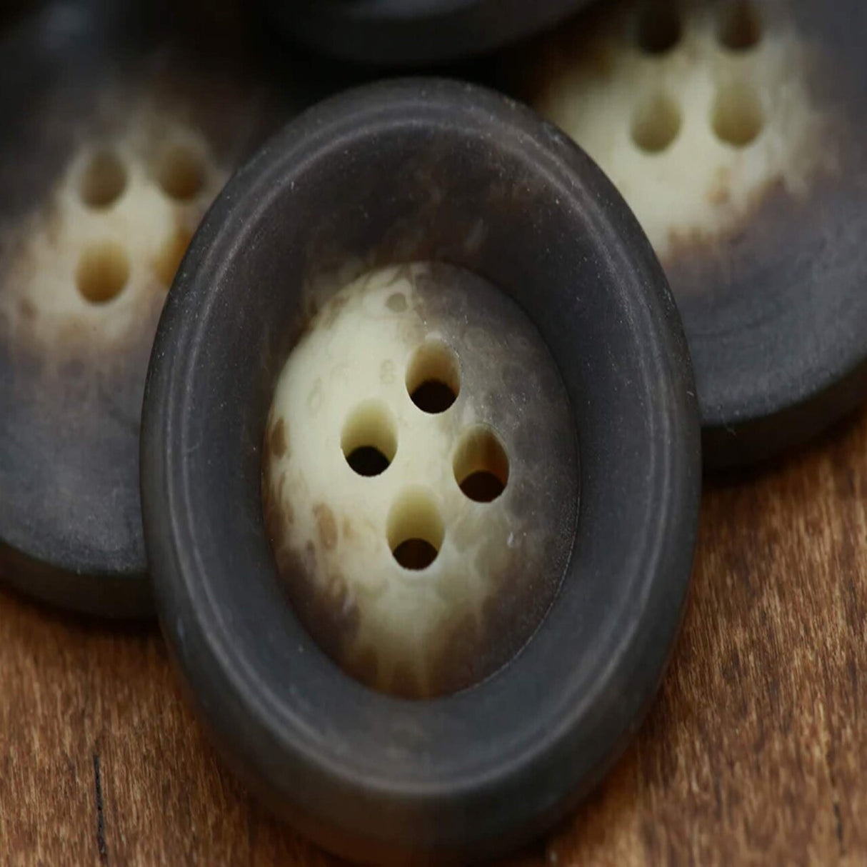 12 Pieces Tortoise Lighter Center Plastic Buttons 15/16 Inch
